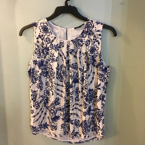Tommy Hilfiger Tops - Tommy Hilfiger Ivory/Blue Floral Sleeveless Top